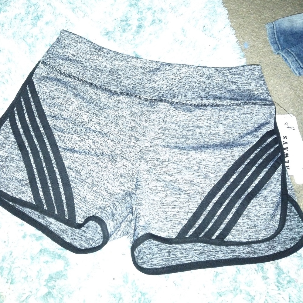 NEW Womens Shorts /Large